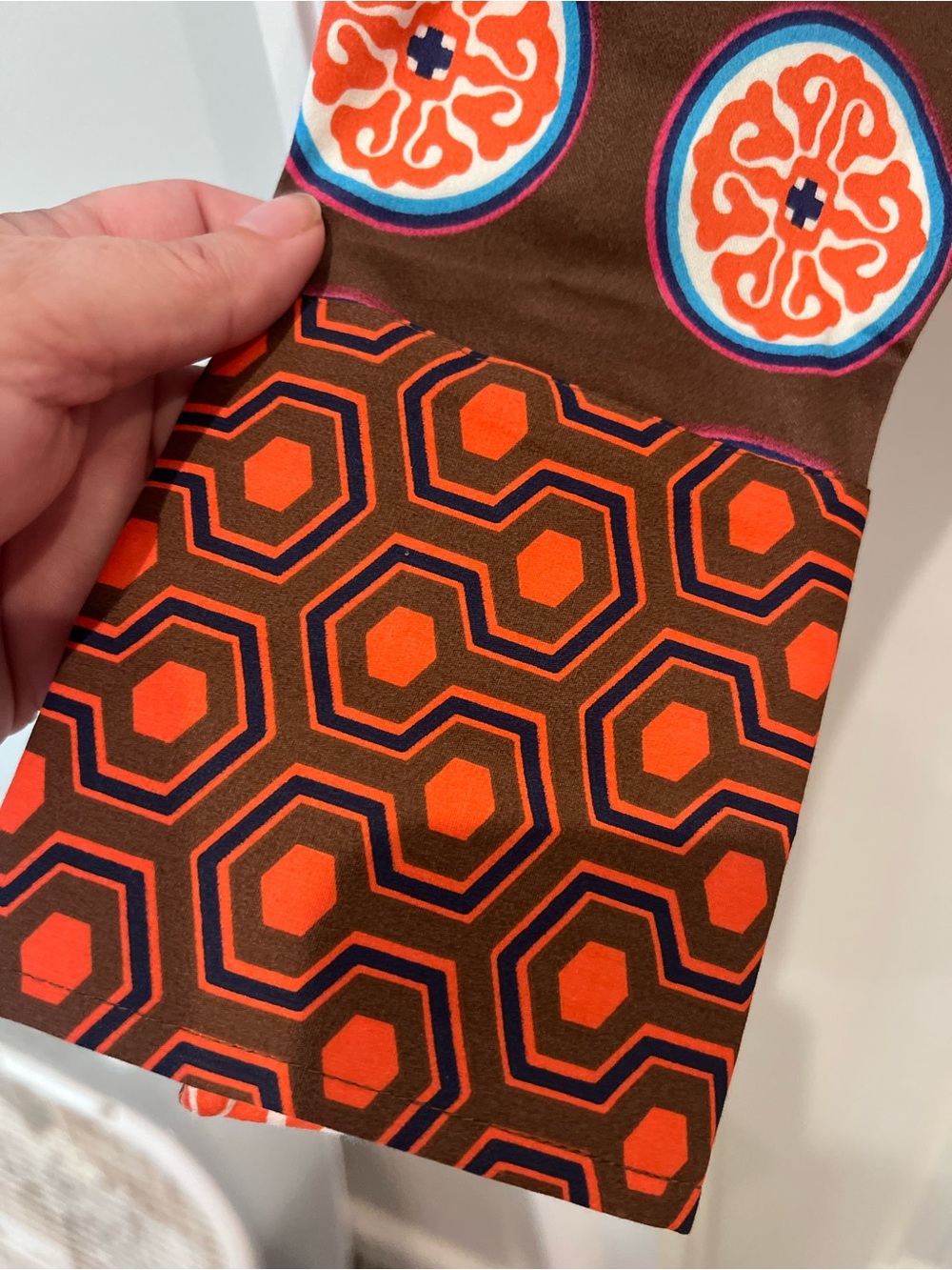Tizzie Brown Button-Down Shirt with Orange Medallion Print Size XL - Picture 10 of 16